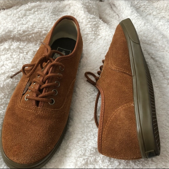 suede vans lo pro